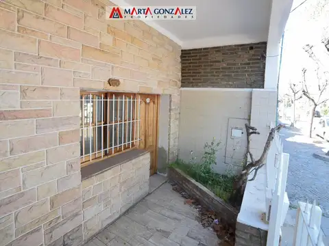 Depto Tipo Casa en Venta en Villa Sarmiento, USD 175.000