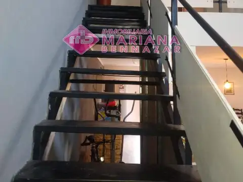 Casa 6 ambientes con 2 baños