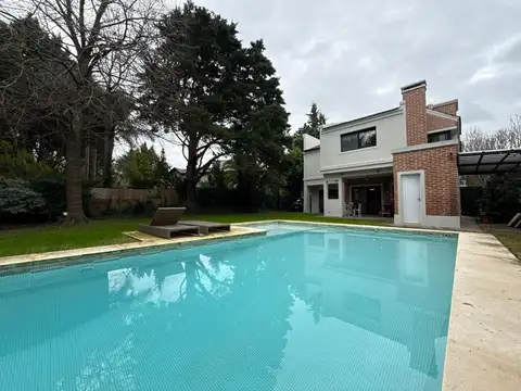 Casa 5 ambientes con 5 baños