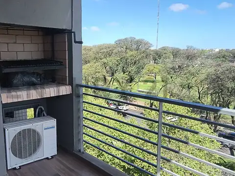 VENTA DEPARTAMENTO DE 3 AMBIENTES CON COCHERA, BALCON TERRAZA Y PARRILLA EN CHACARITA