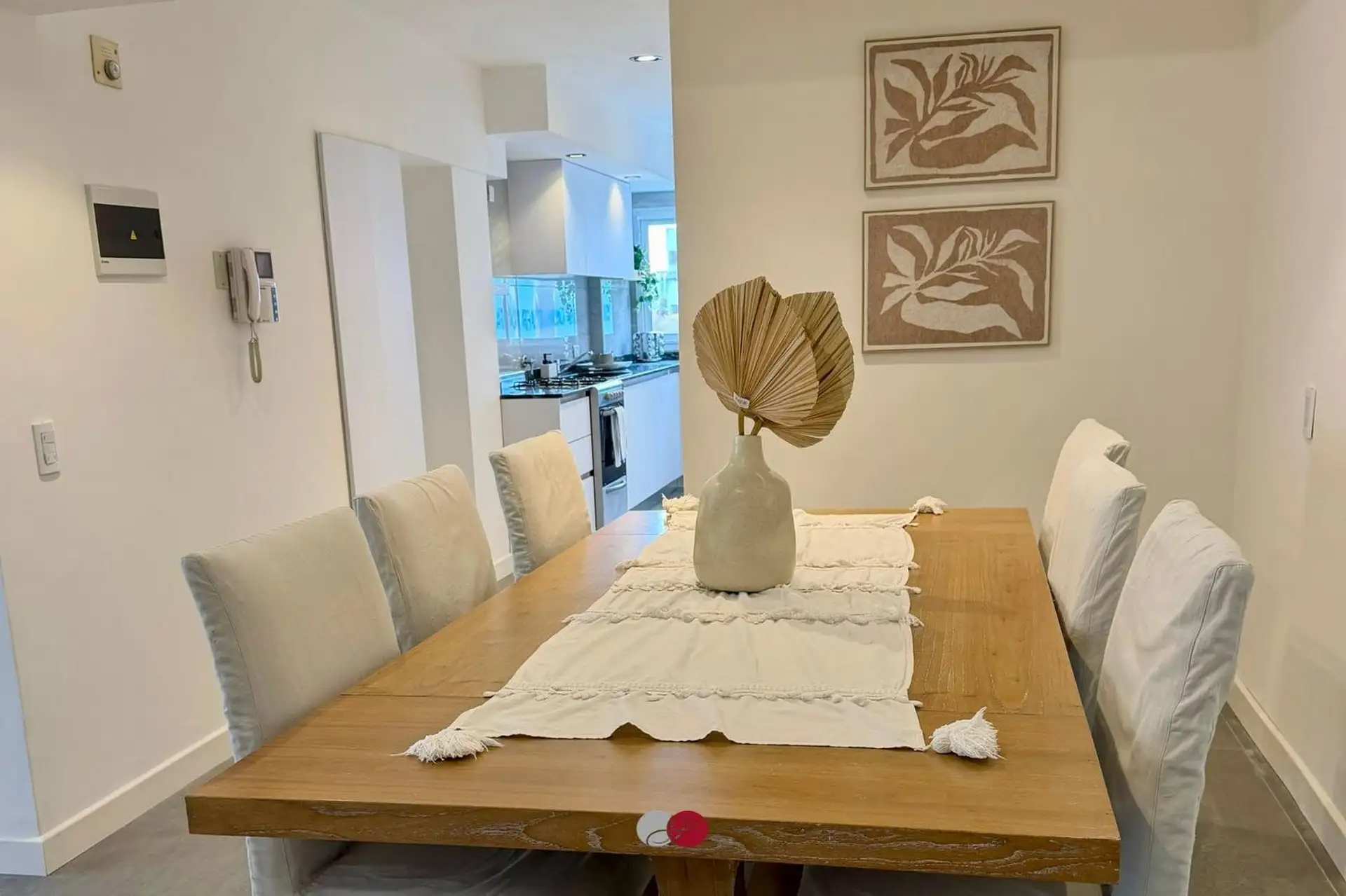 Departamento 4 amb amoblado con balcón terraza y cochera — Centro
