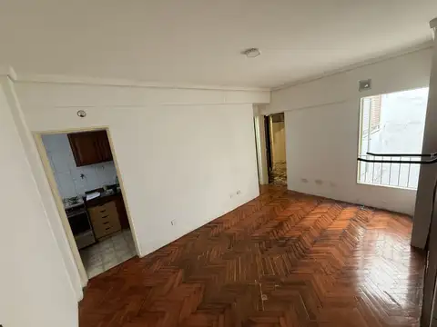 ZONA LOS VIRREYES  Semipiso contrafrente  excelente ubicación  OPORTUNIDAD 