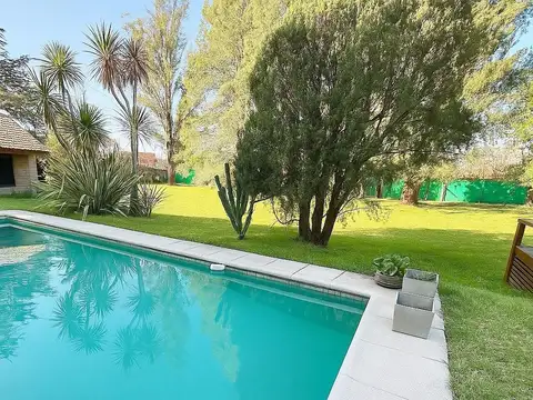 Casa en Alquiler en Villa Rosa, USD 1.400