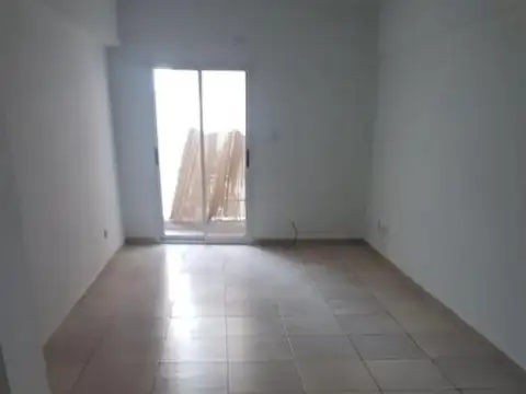 MONOAMBIENTE, CON DOS COCHERAS EN RAMOS MEJIA 