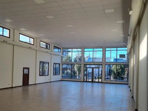 Local centrico amplio en venta