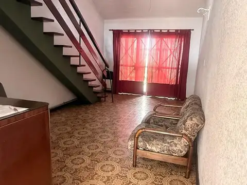 Venta PH 2 amb. c/ patio en Remedios de Escalada