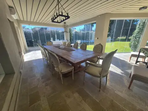 CASA EN VENTA  Highland Park, vistas al GOLF - GRAN QUINCHO