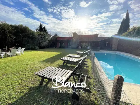 Casa 5 ambientes con 3 baños