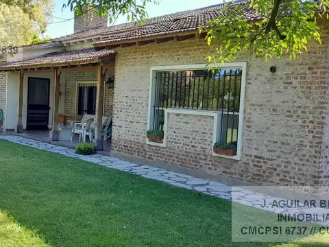 Casa 7 ambientes con 2 baños