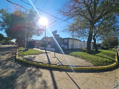 Casa 5 ambientes con 1 baño