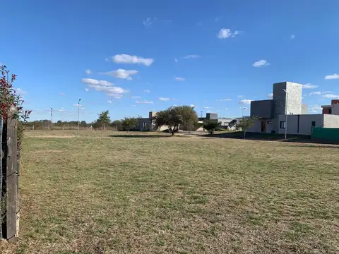 Terreno en Venta 50  mts Fondo
