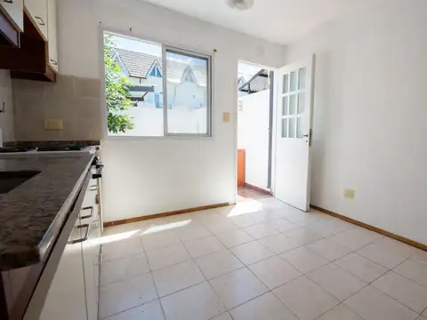 Casa en Alquiler con 1 cochera