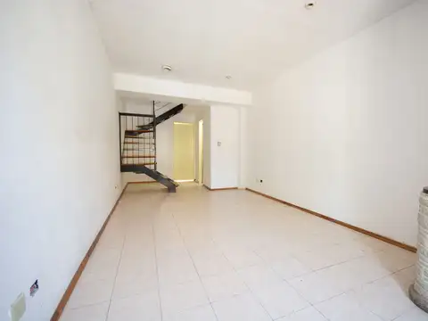 ALQUILER TRIPLEX 4 AMB M CORONADO COCHERA PATIO
