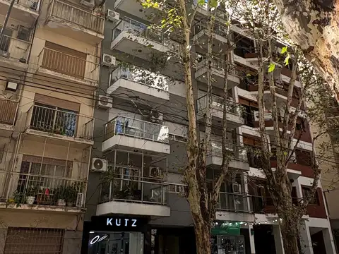 PISO DE 2 AMBIENTES 38M2 TOTALES!! EXCELENTE UBICACION! SIN ABL!