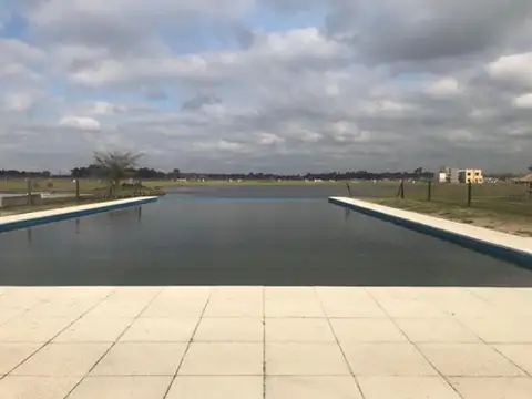 Terreno en Venta en Laguna Azul, USD 28.500