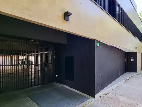 VENTA COCHERA SEMICUBIERTA VILLA PUEYRREDON PB