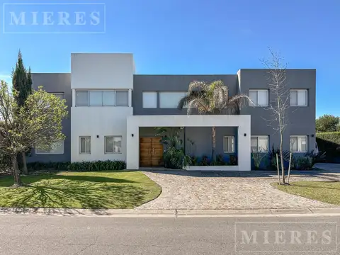 Casa en venta lote interno Barrio San Francisco