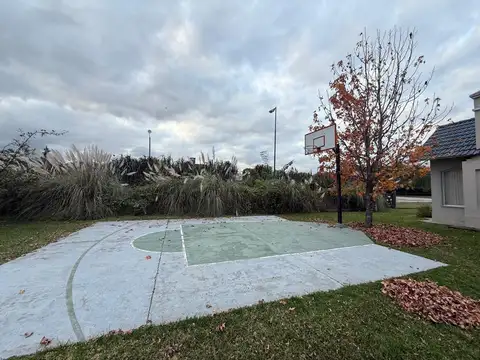Casa en Venta en La Almudena, USD 280.000