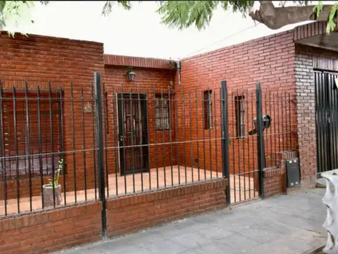 VENTA CASA 3 AMB FONDO LIBRE