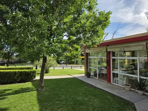 Complejo turistico, 11 cabañas con pileta, SUM y cocina. Excelente ubicación y dimensiones