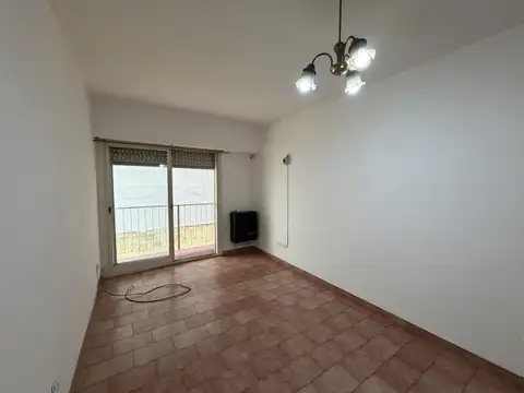DEPARTAMENTO 2 AMB CON BALCON - CIUDADELA