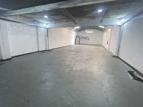 Galpon en Venta en Barrio Parque., USD 180.000