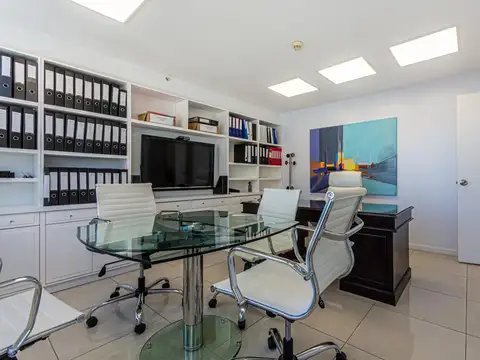 Oficina en  VENTA en el BUENOS AIRES PLAZA con COCHERA PUERTO MADERO