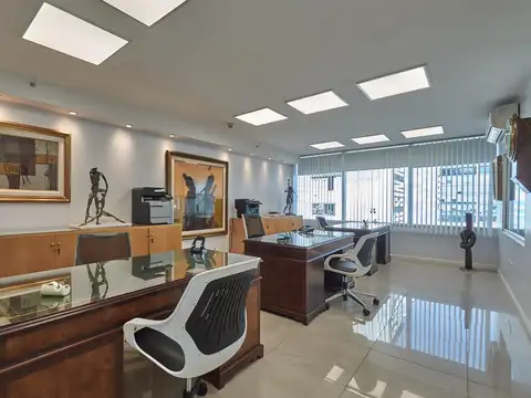 Manuela Saenz  al 300