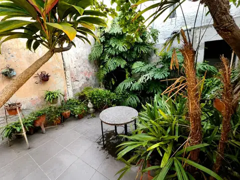 VENTA - Casa de 2 dormitorios, con patio y terraza - Barrio Parque, Rosario.