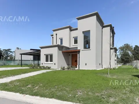 Lomas Athletic Links