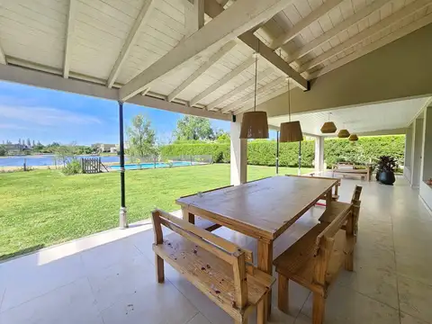 Casa 7 ambientes con 3 baños