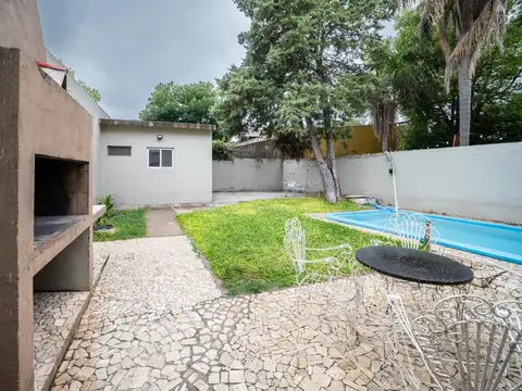 VENTA CASA BAIGORRIA 4 DORMITORIOS PARQUE Y PILETA