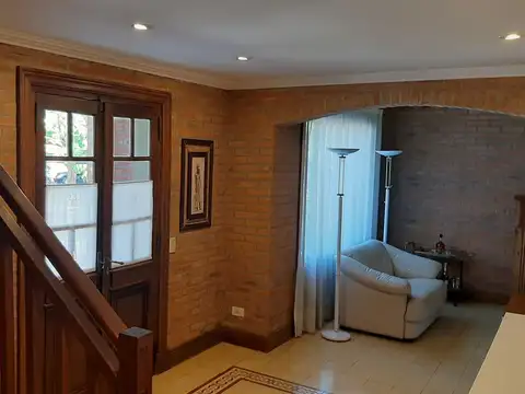 Casa 7 ambientes con 3 baños