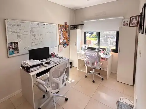 Casa en Venta con 4 cocheras