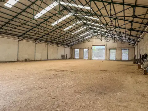 Galpon en Alquiler 25  mts Frente