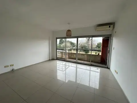 Departamento en Alquiler con 1 cochera