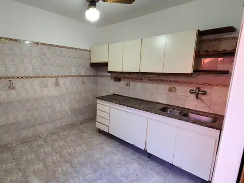 Depto Tipo Casa en Venta en Lanus Oeste, USD 65.000