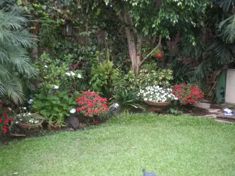 Dpto 3/4 Ambientes con Jardín