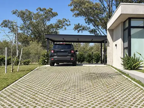 Casa en Alquiler en Pilar Del Este - Santa Elisa, USD 1.450