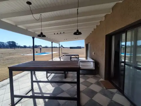Casa 5 ambientes con 3 baños
