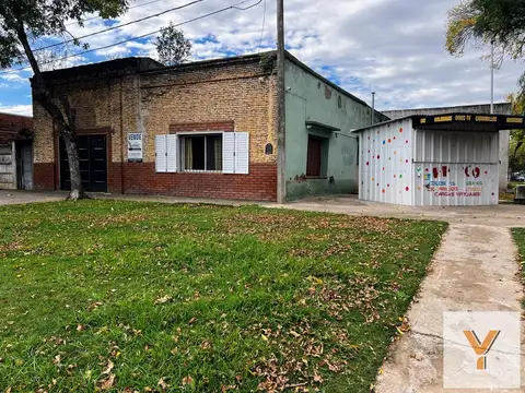 Casa en venta - 2 Dormitorios 1 Baños - 248,54 - Saladillo 