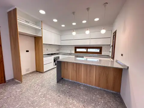 Excelente Casa 5 Ambientes con Pileta y Suite ? Nativas, Puertos del Lago