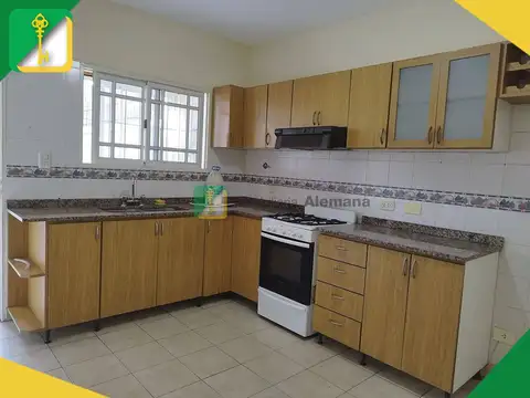 Casa 3 ambientes con 2 baños