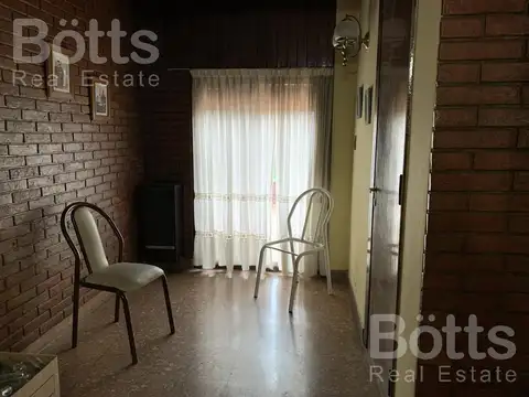 Casa en Venta en Castelar Sur, USD 268.000