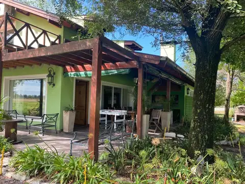 Quinta en Venta con 5 cocheras