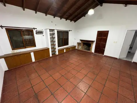 Casa 4 ambientes con 3 baños