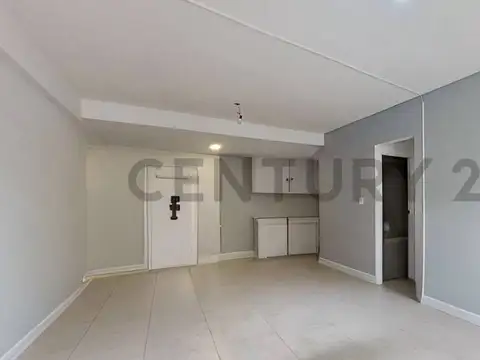 Venta departamento 2 ambientes con balcon sobre Hipólito Yrigoyen - Piñeyro, Ave