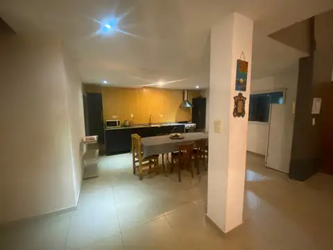 Depto Tipo Casa 3 ambientes con 2 baños