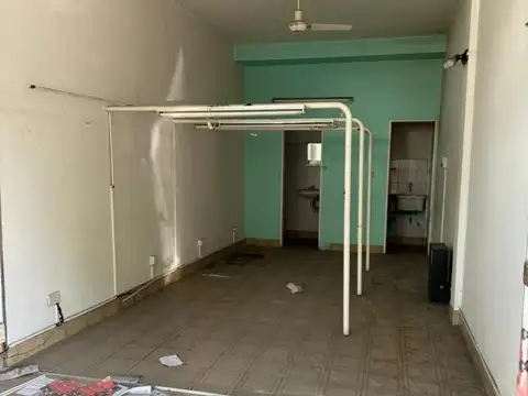 Local Haedo Centro Comercial Fasola y LLavallol