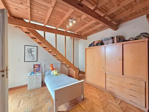 Depto Tipo Casa 5 ambientes con 2 baños